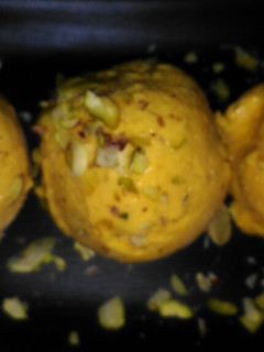 A picture of Mango Roasted Pista Ice Cream.