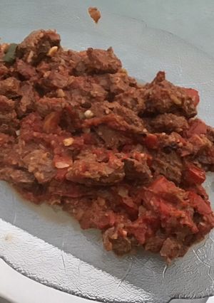 Une photo de Bœuf épicé au gingembre, ail et tomates