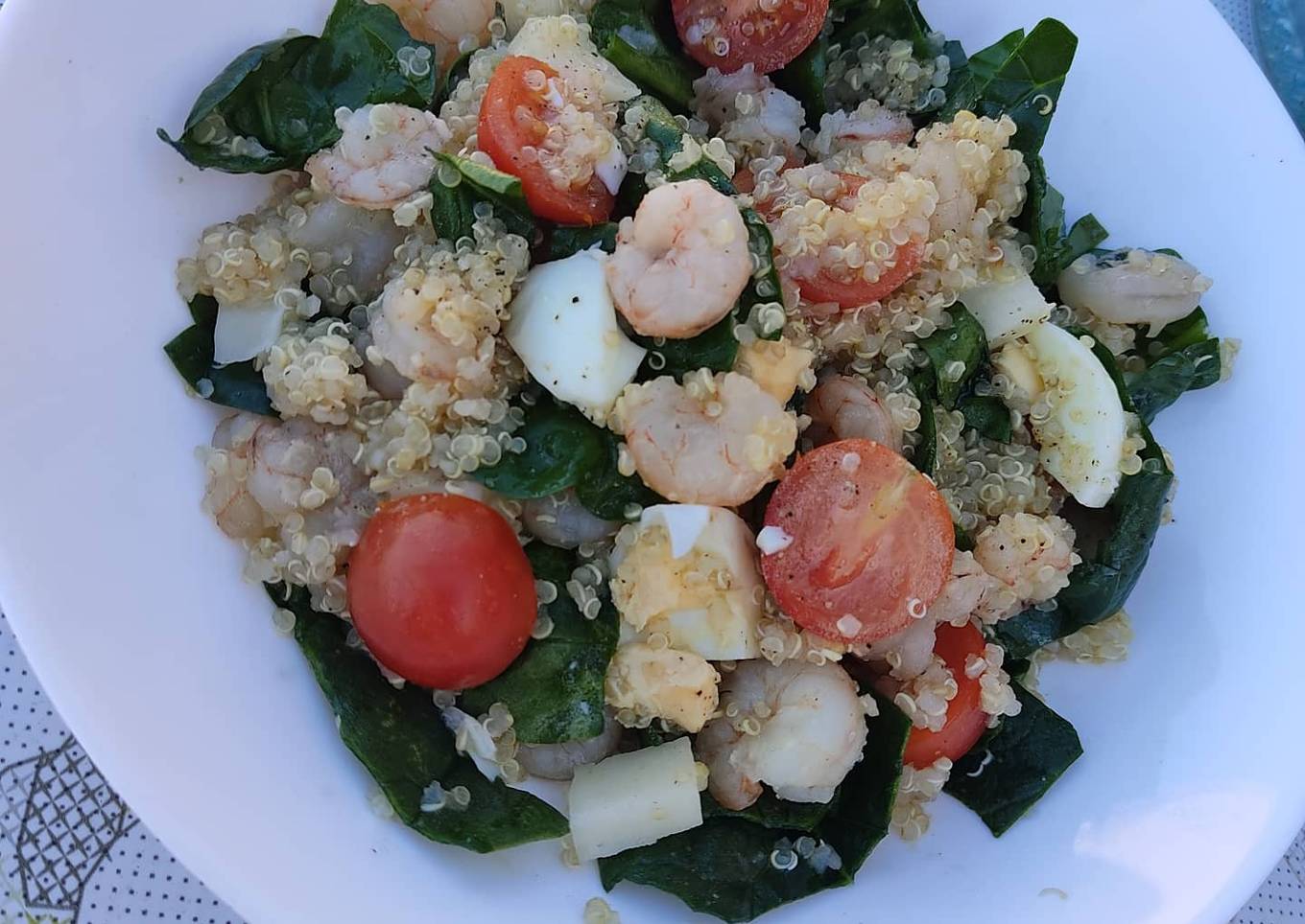 Ensalada de quinoa y gambas