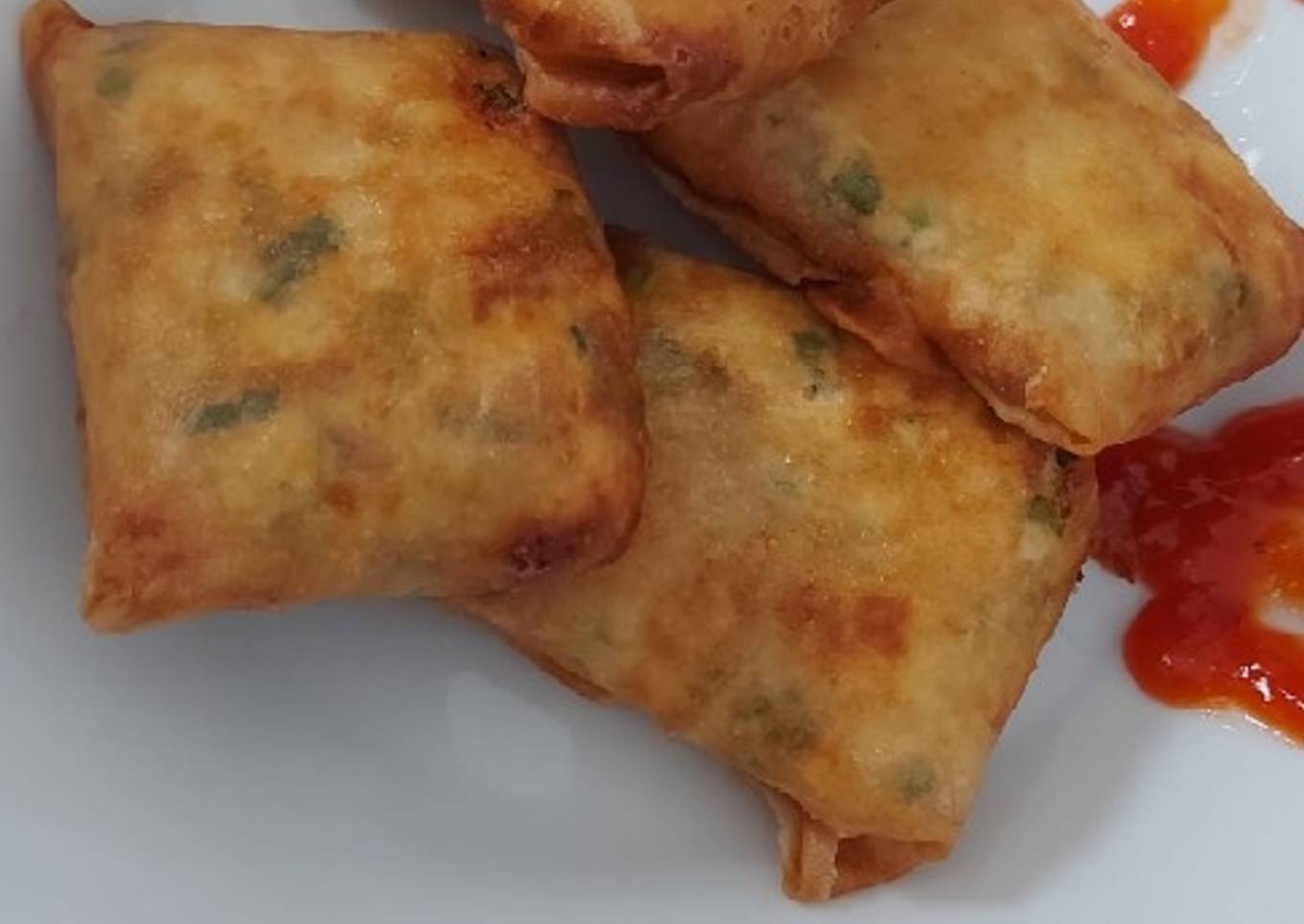 Kulit lumpia isi tahu kornet