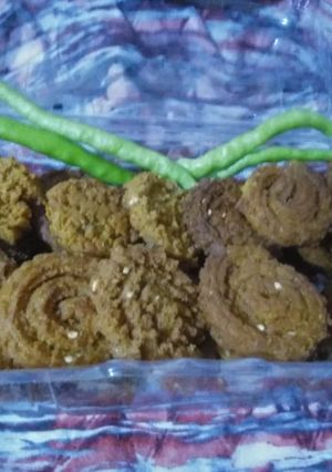 જુવારના લોટની ચકરી(Juvar chakri in gujarati recipe) રેસીપી મુખ્ય ફોટો