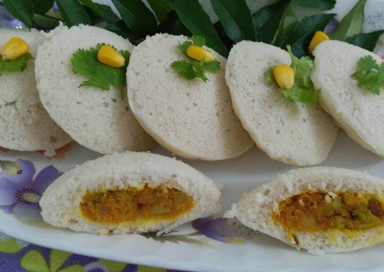 Step-by-Step Guide to Prepare Award-winning Stuff idli with chutney