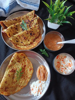 खीरे का चीला(kheere ka cheela recipe in hindi) रेसिपी मुख्य फोटो