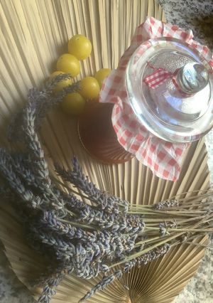 Une photo de 🧉Confiture de mirabelles cannelle miel 🍯 de lavande🥄🍈