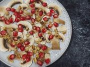 Una foto de carpaccio champiñón