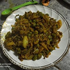 A picture of Patta Gobi/ Cabbage Matar.