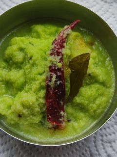 नारळाची चटणी... इडली डोसा साठी चटणी.. (naradachi chutney recipe in marathi) रेसिपी चे मुख्य फोटो