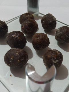 A picture of Imli goli(tamarind) mukhwas.