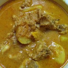 A picture of Chicken yellow gravy.