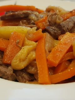 Una foto de Chop suey de ternera