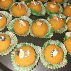 Vada ladoo A picture of Vada ladoo.