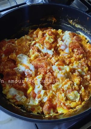 Une photo de Chakchouka tomates aux oeufs 🍅🥚