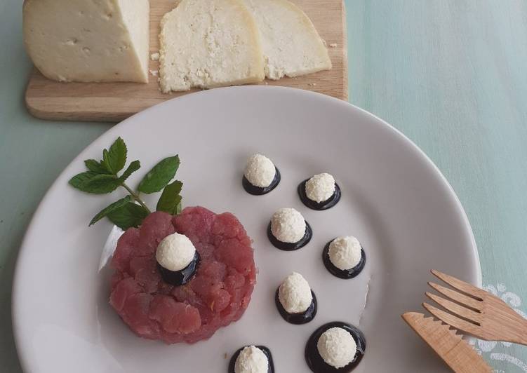 Tartare di Tonno Pinna Gialla con Sfere di Pecorino