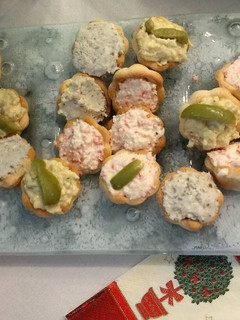 Una foto de Canapés o tarteletas saladas 4 opciones de relleno