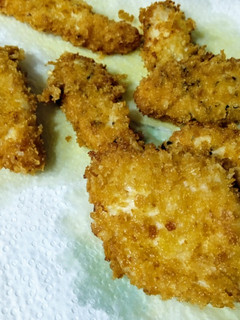 Una foto de Fingers de pollo o pollo empanado