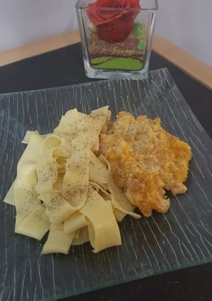 Une photo de Escalopes de poulet à la sauce potimaron