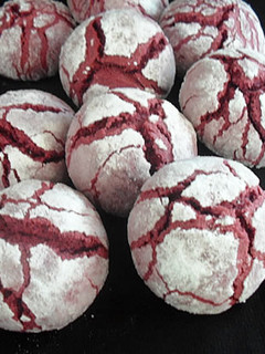 A picture of Red Velvet Crinkle Cookies.