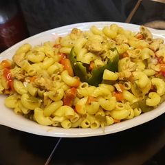 A picture of Chicken tikka Macaroni.