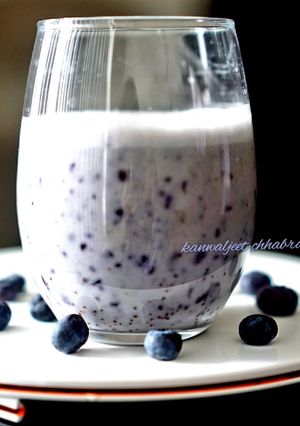 A picture of Vegan blueberry smoothie.