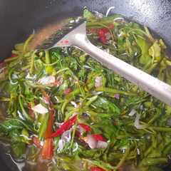 รูปของ Tumis kangkung sederhana