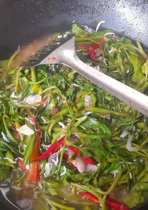 Foto resep Tumis kangkung sederhana