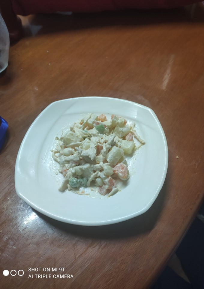 Una foto de Ensalada rusa con pollo