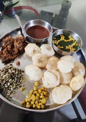 પાણીપૂરી (Panipuri Recipe In Gujarati) રેસીપી મુખ્ય ફોટો
