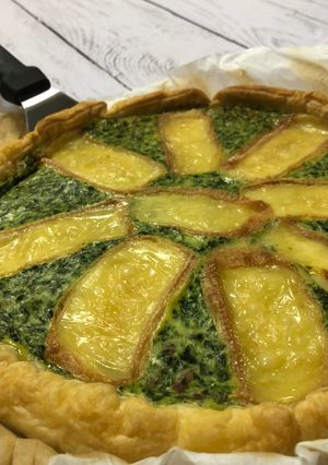 Une photo de Tarte épinards maroilles allumettes de bacon