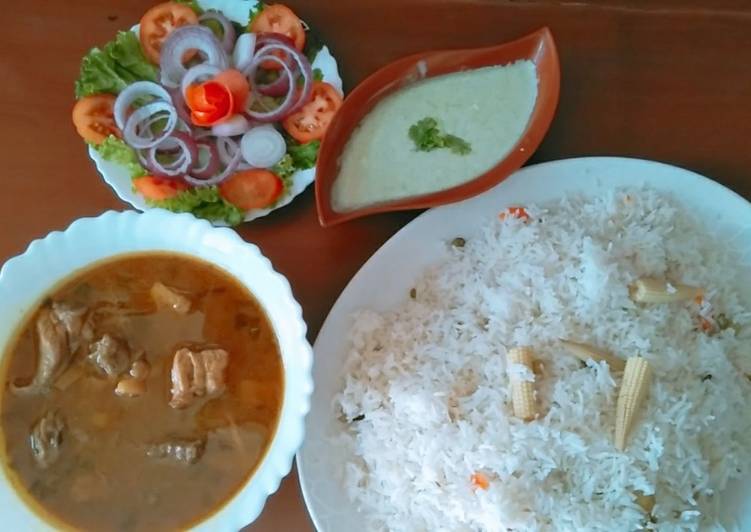 Veg pulao with chicken gravy