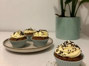 Una foto de cupcake sin leche con aceite