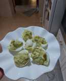 Huevos rellenos de palta keto