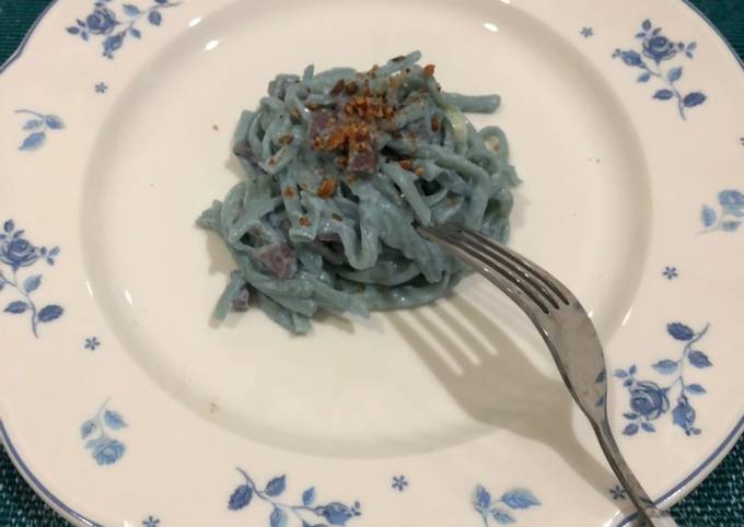 Creamy Fettucini Biru (Telang)