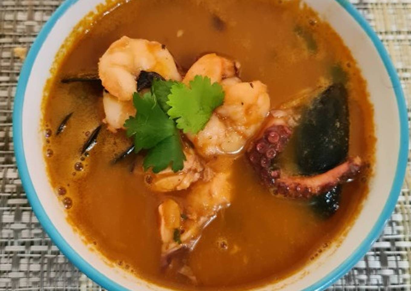 Cazuela de Mariscos o Fosforera venezolana