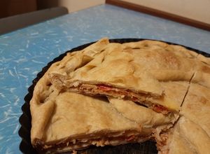 Una foto de Tarta atún. Para degustar fría en días de calor