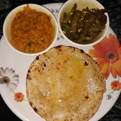 A picture of Missi tava roti.