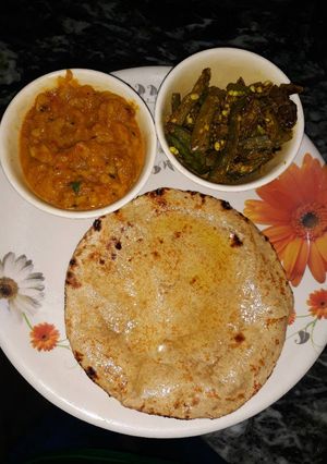 A picture of Missi tava roti.