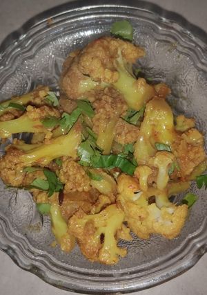 आलू गोभी की सब्जी (Aloo Gobhi Ki Sabzi recipe in hindi) रेसिपी मुख्य फोटो