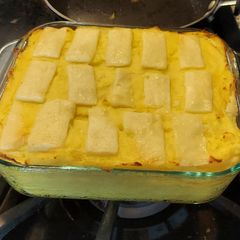 A picture of Cheesey Potato Pie.