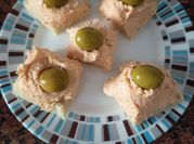 Una foto de canape de surimi