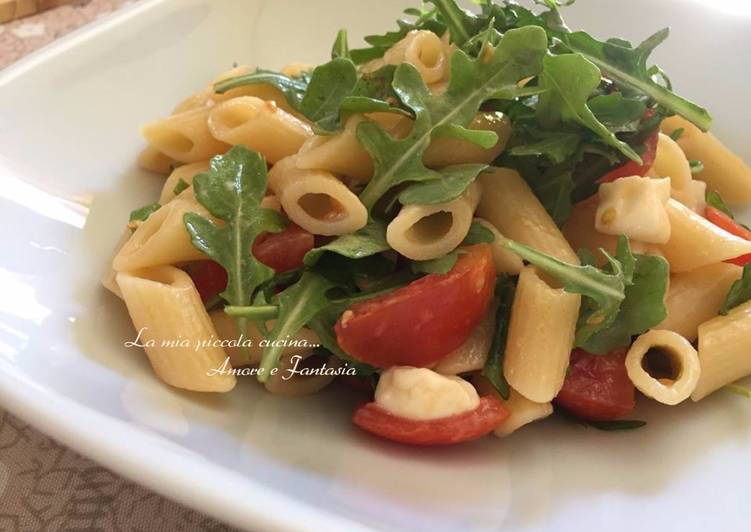 Mezze penne rucola, mozzarella e pomodorini