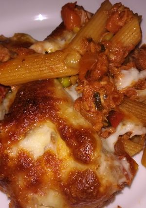 Paradicsomos tonhalas rakott tészta recept fotója