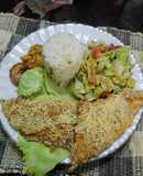 Ensalada de lechuga, aguacate y fresa