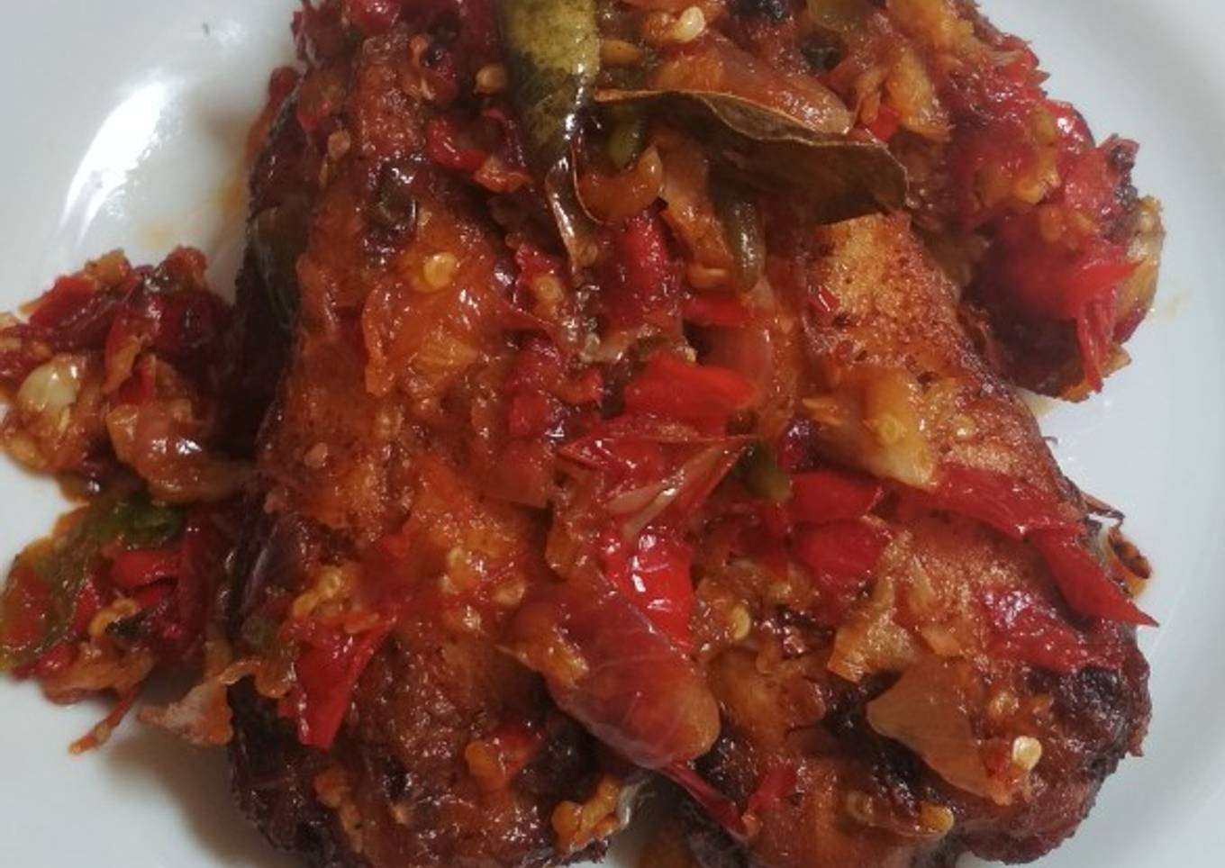 Sambalado ikan bawal laut