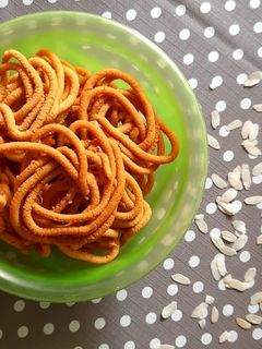 அவல் முறுக்கு (Aval murukku recipe in tamil) செய்முறை முக்கிய புகைப்படம்