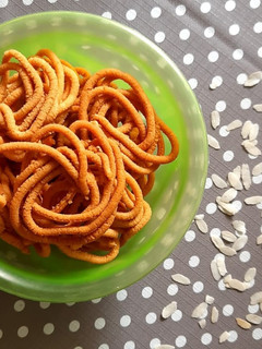 அவல் முறுக்கு (Aval murukku recipe in tamil) செய்முறை முக்கிய புகைப்படம்