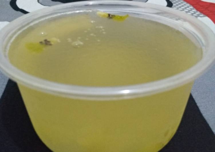 Resep Jelly buah Leci topping Kiwi yang Lezat Sekali