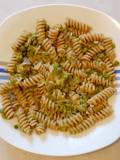 Foto di Fusilli con piselli e carciofi