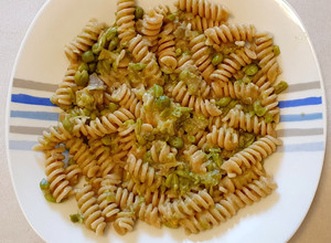 Foto di Fusilli con piselli e carciofi