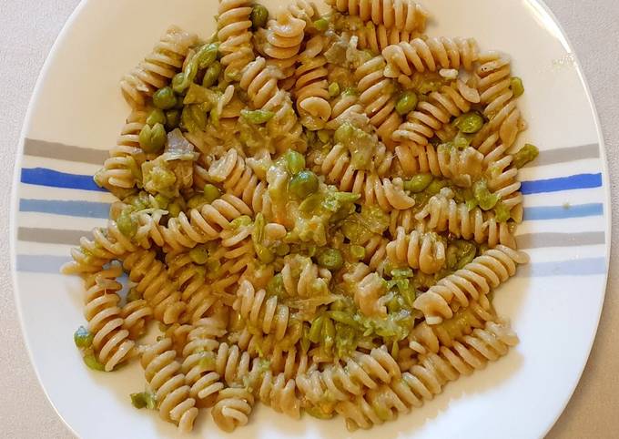 Fusilli con piselli e carciofi