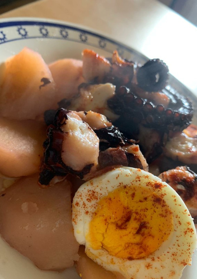 Una foto de Pulpo gallego al estilo de El Bierzo